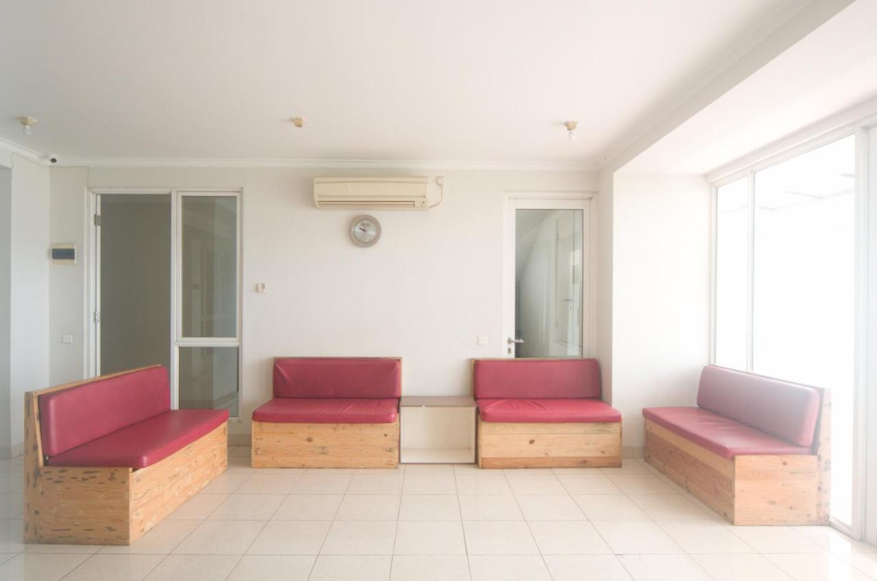 Oyo 3049 Scientia Dormitory Syariah Tangerang Exterior photo
