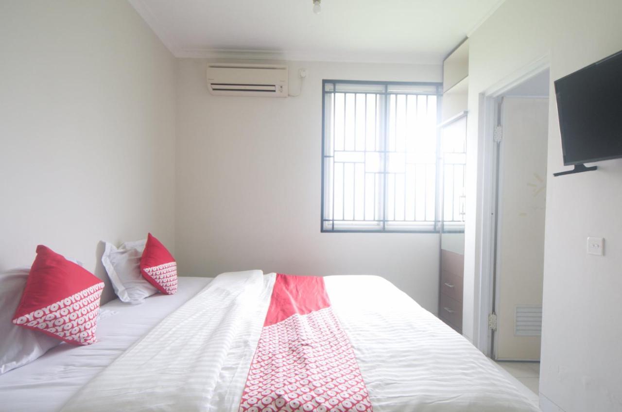 Oyo 3049 Scientia Dormitory Syariah Tangerang Exterior photo